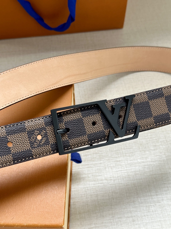 激安ルイヴィトンベルト背面デザイン